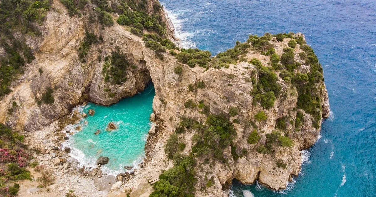 Alanya'nın Saklı Cennetleri: Haritalarda Bulamayacağınız Gizli Koylar ve Antik Kalıntılar