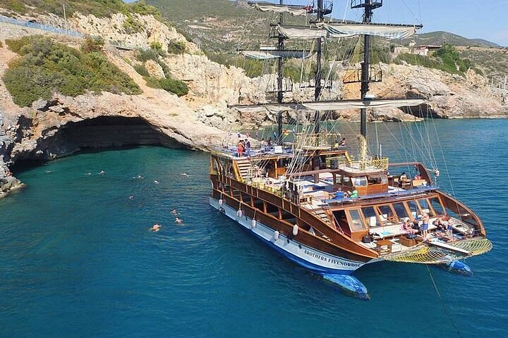 Alanya'da Şnorkelle Dalış: En İyi Noktalar, Tekne Turları ve Sizi Neler Bekliyor