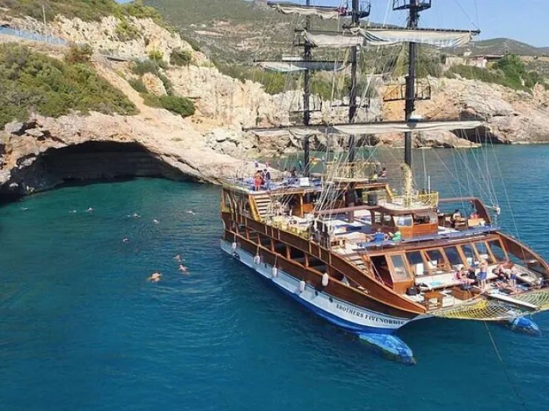 Alanya'da Şnorkelle Dalış: En İyi Noktalar, Tekne Turları ve Sizi Neler Bekliyor